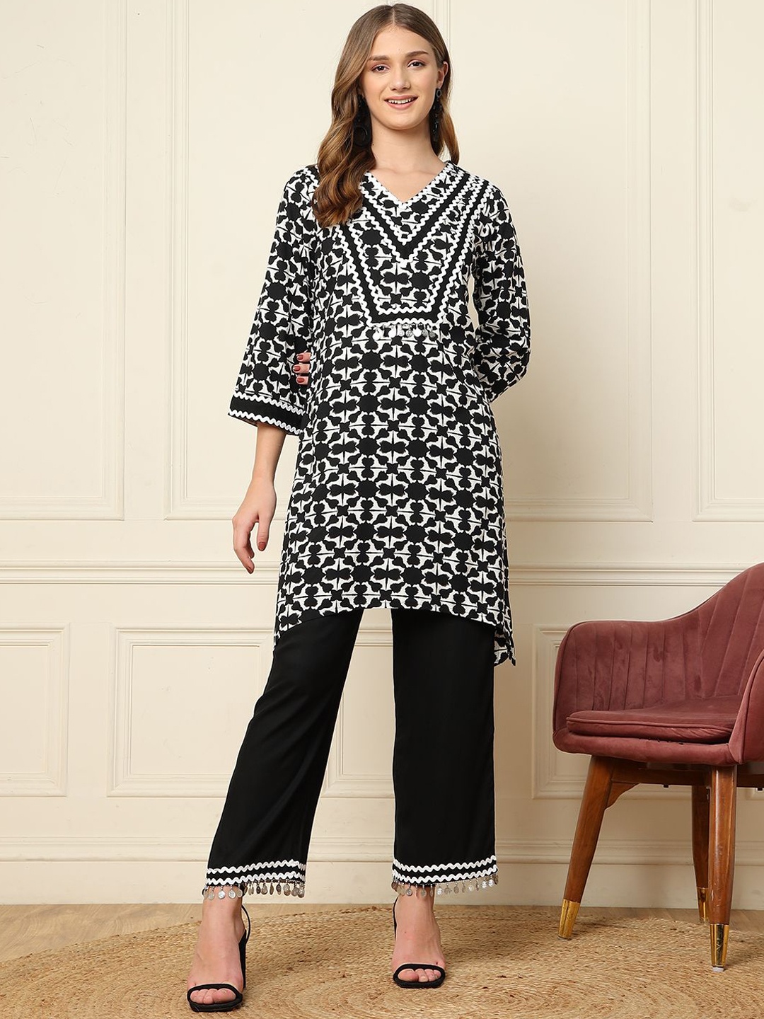 

DEEBACO Ethnic Motifs Printed Tunic With Trouser Co-Ords, Black