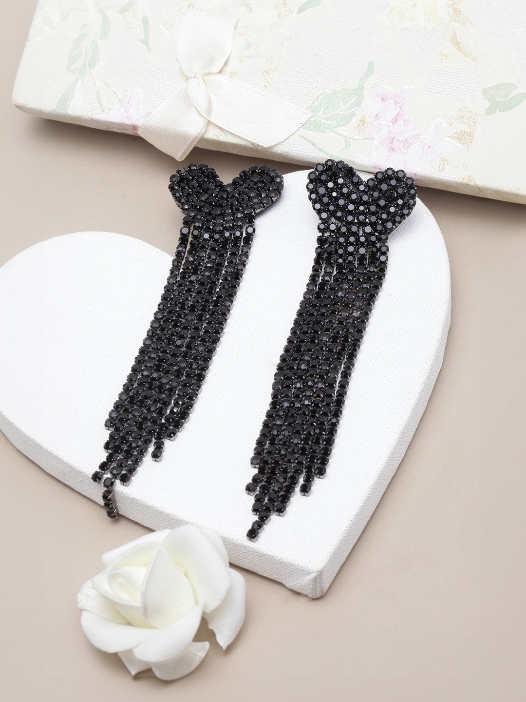 

KPOP Heart Shaped Rhinestone Studded Tasselled Drop Earrings, Black