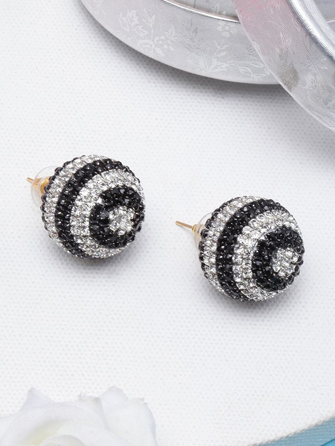 

KPOP Gold-Plated Circular Shaped Rhinestone Studs