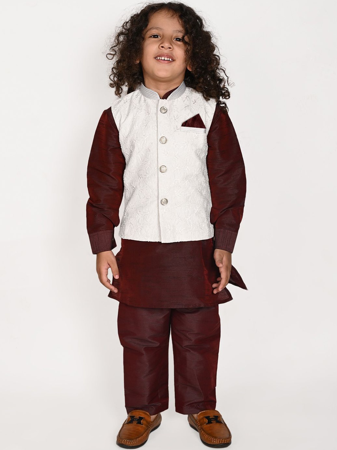 

Pehanaava Boys Mandarin Collar Kurta with Pyjamas & Waistcoat, Burgundy