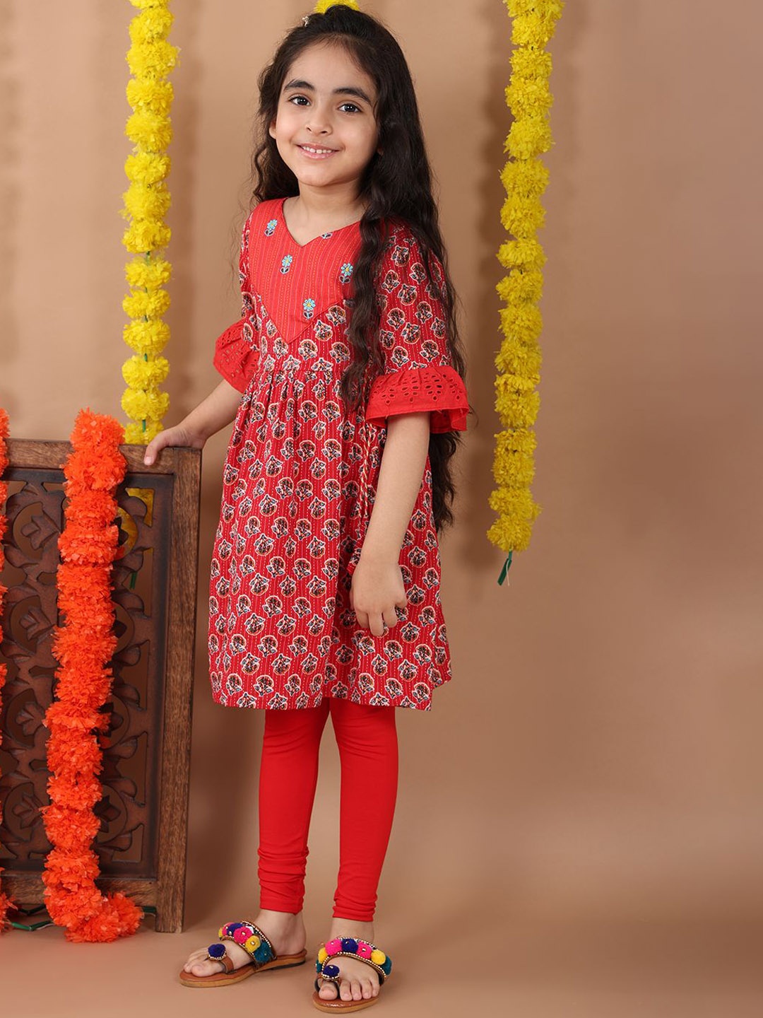 

Sangria Girls Printed Embroidered Thread Work Pure Cotton A-Line Kurta & Leggings, Red