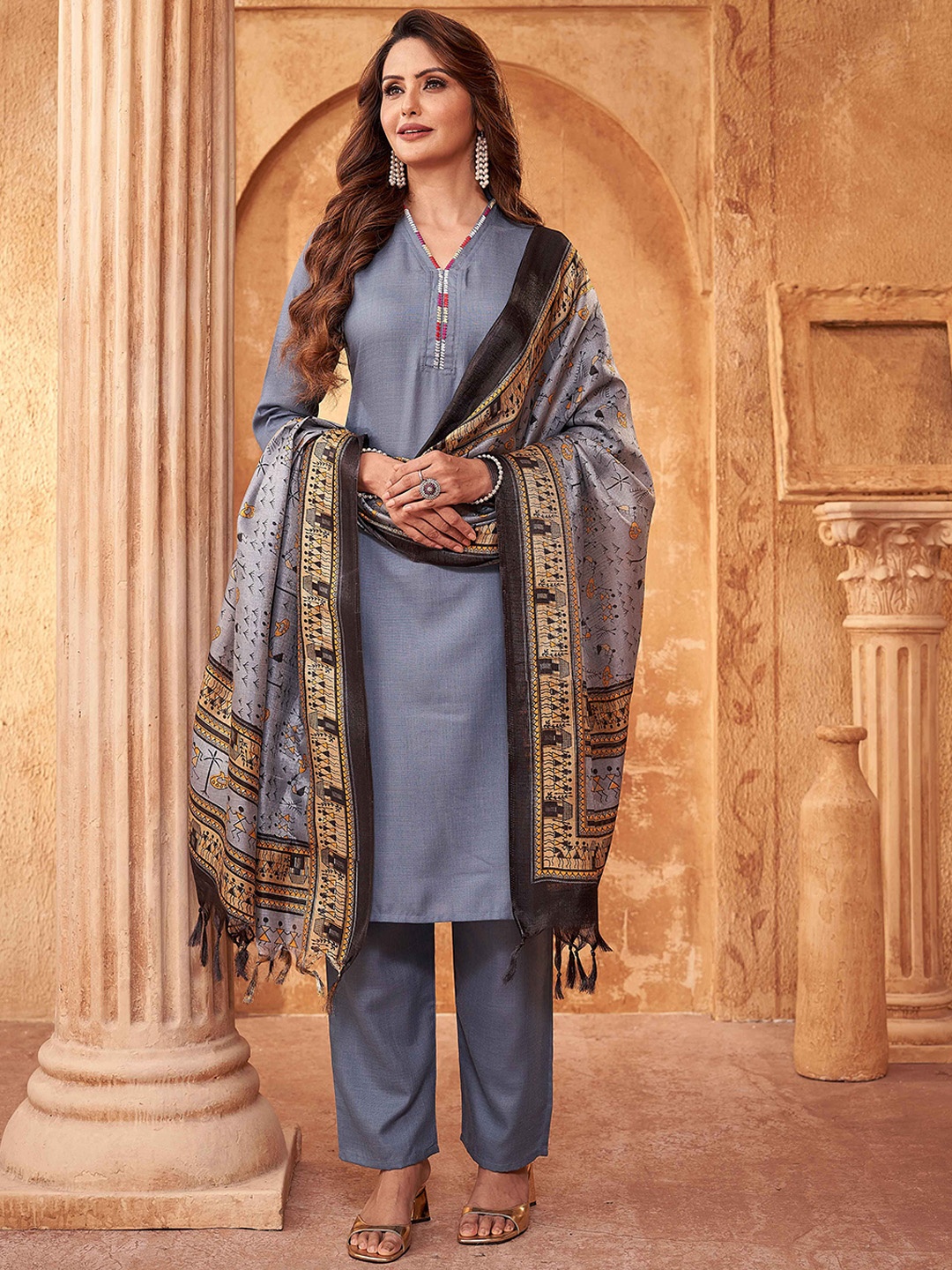 

VORHIZA V-Neck Regular Thread Work Kurta With Trousers & Dupatta, Grey