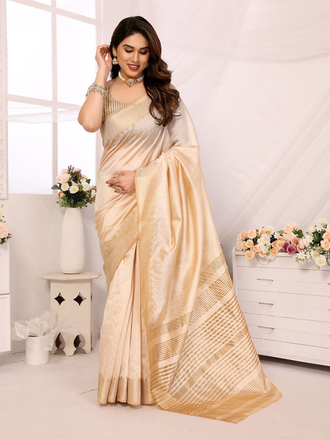 

Sidhidata Solid Woven Design Zari Kanjeevaram Saree, Cream