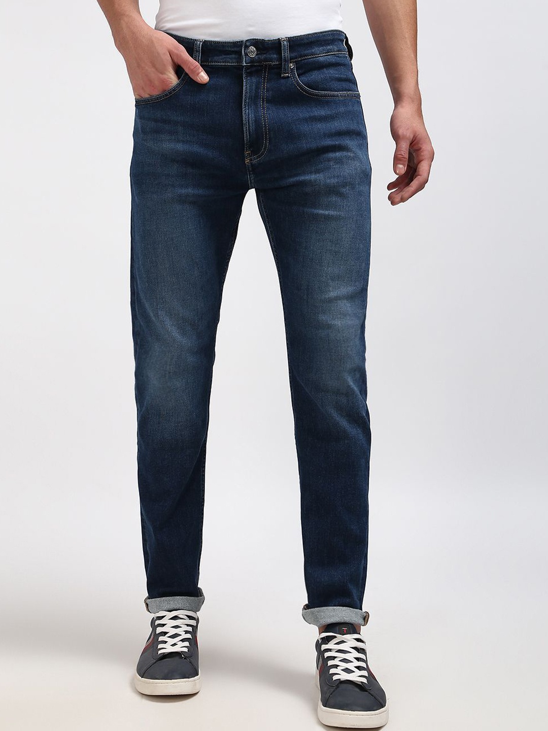 

Calvin Klein Jeans Men Tapered Fit Jeans, Blue