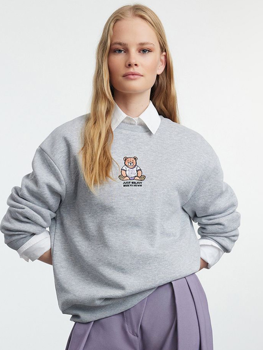 

Trendyol Women Sweatshirt, Na