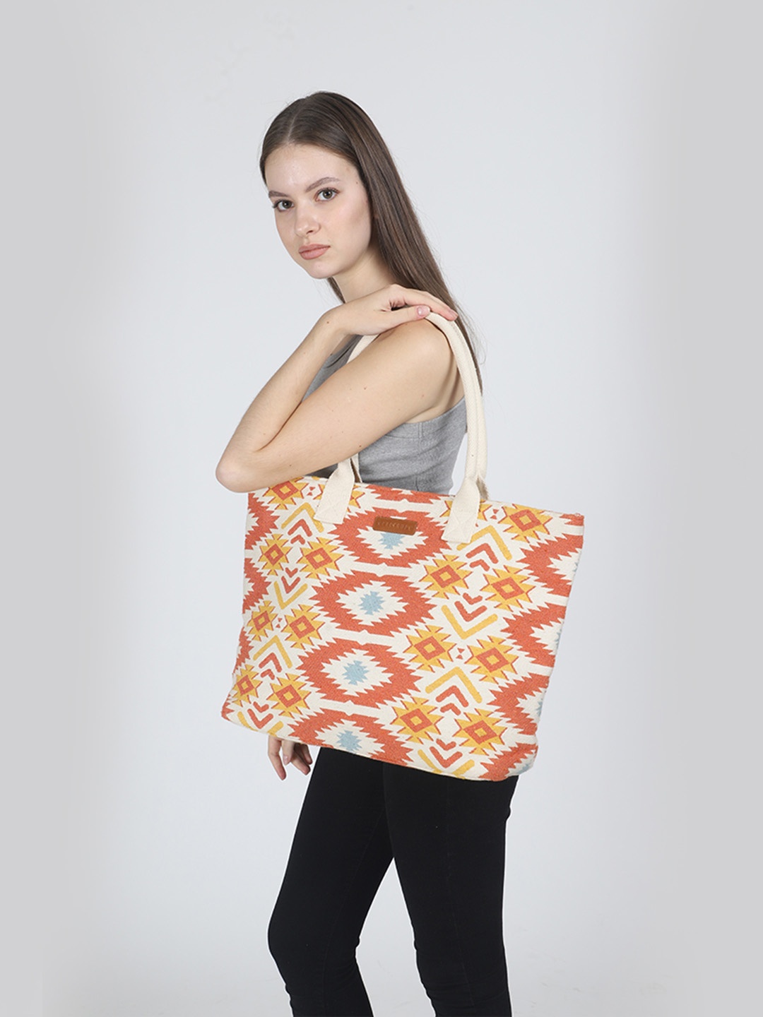 

INDIVIDUAL DESIGN Tribal Pattern Jacquard-weave Cotton Blend Tot Bag, Beige