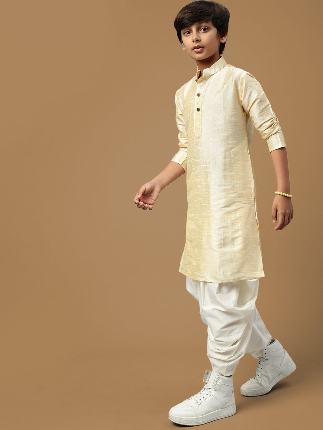 

Here&Now X Sanwara Boys Regular Kurta with Pyjamas, Beige