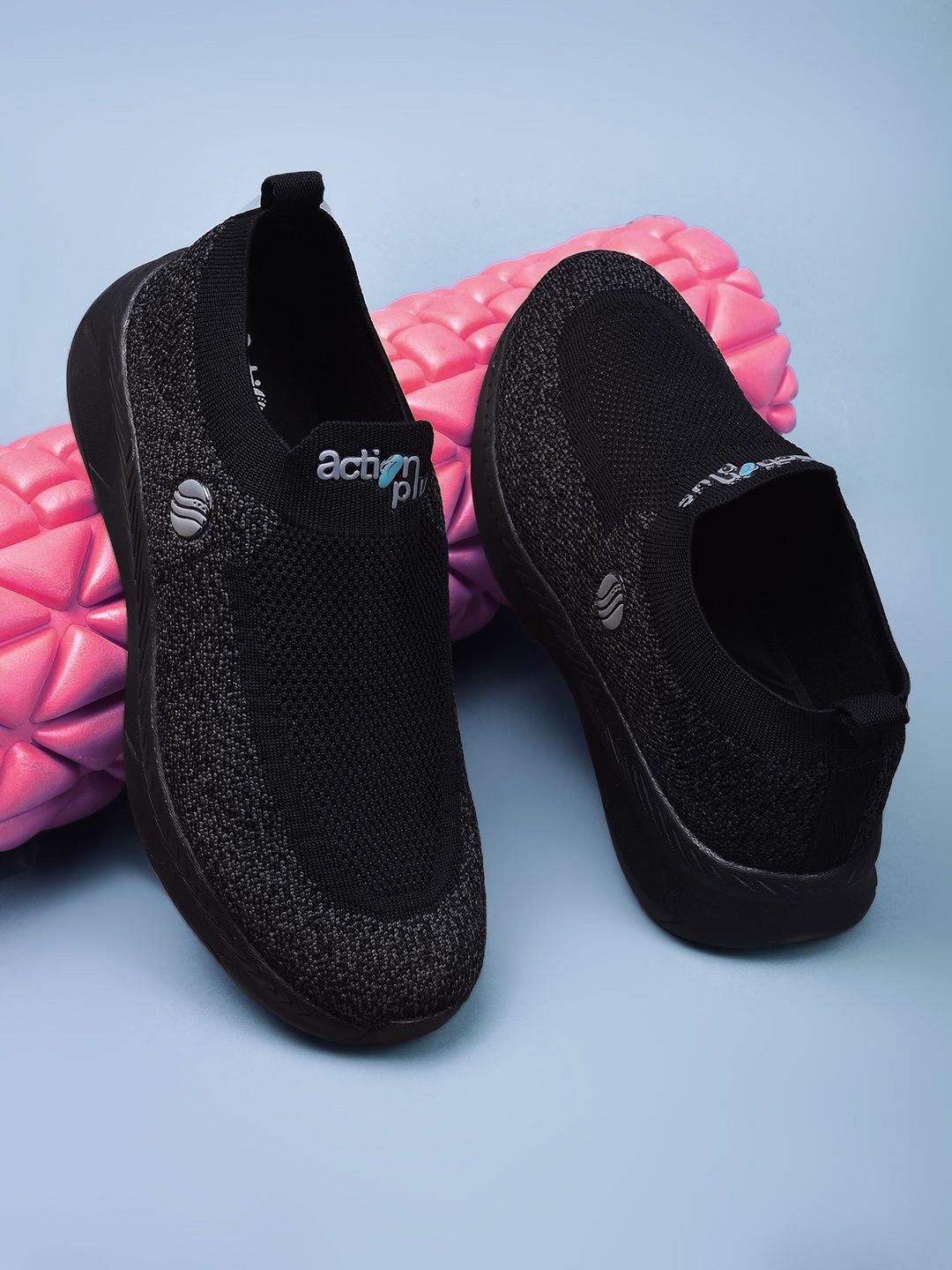 

Action Men Woven Design Slip-On Sneakers, Black