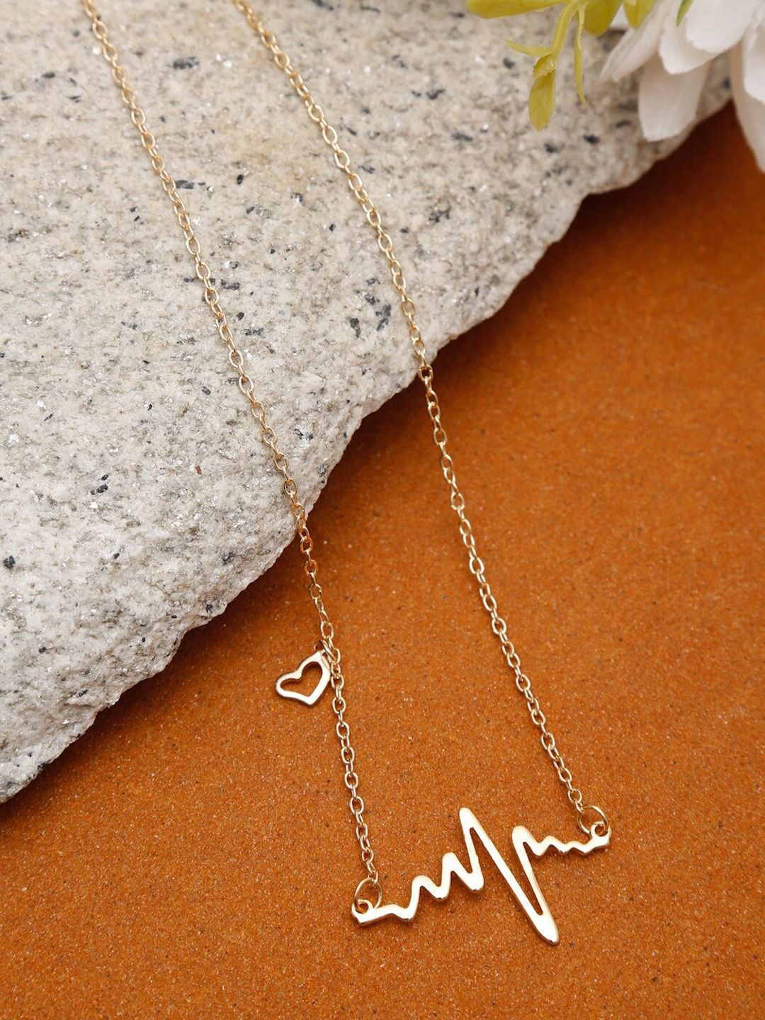 

DressBerry Gold-Plated Necklace