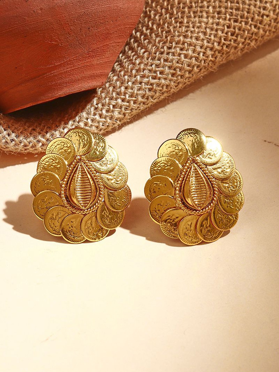 

Mirraw Gold-Plated Leaf Shaped Studs