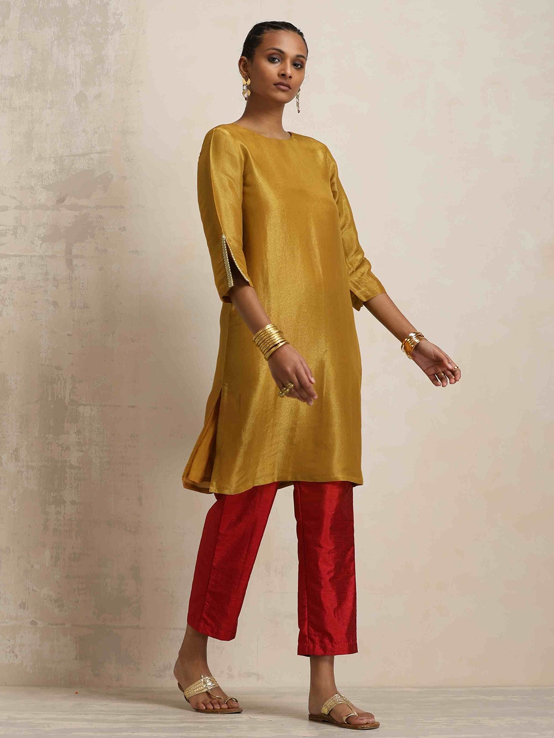 

trueBrowns Round Neck Slit Sleeves Tunic With Trousers, Gold