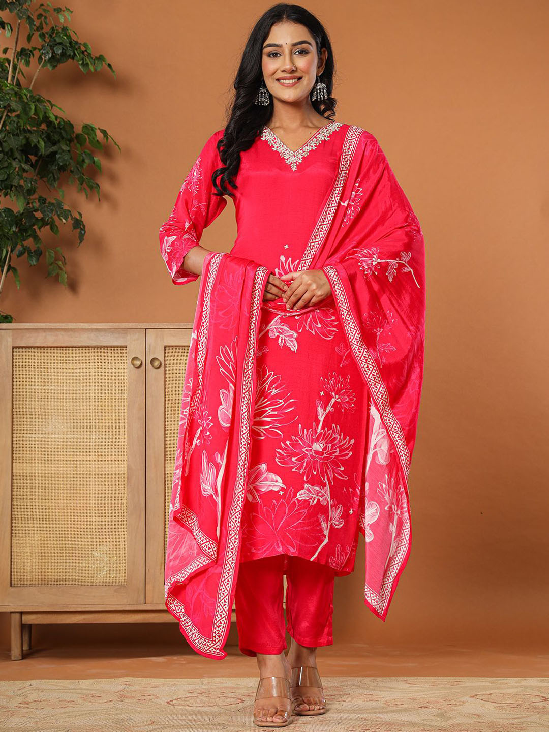 

Yufta Floral Printed Regular Beads and Stones Kurta With Trousers & Dupatta, Pink