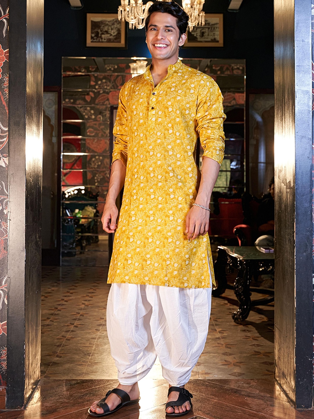 

Shasak Floral Printed Cotton Straight Kurta, Yellow