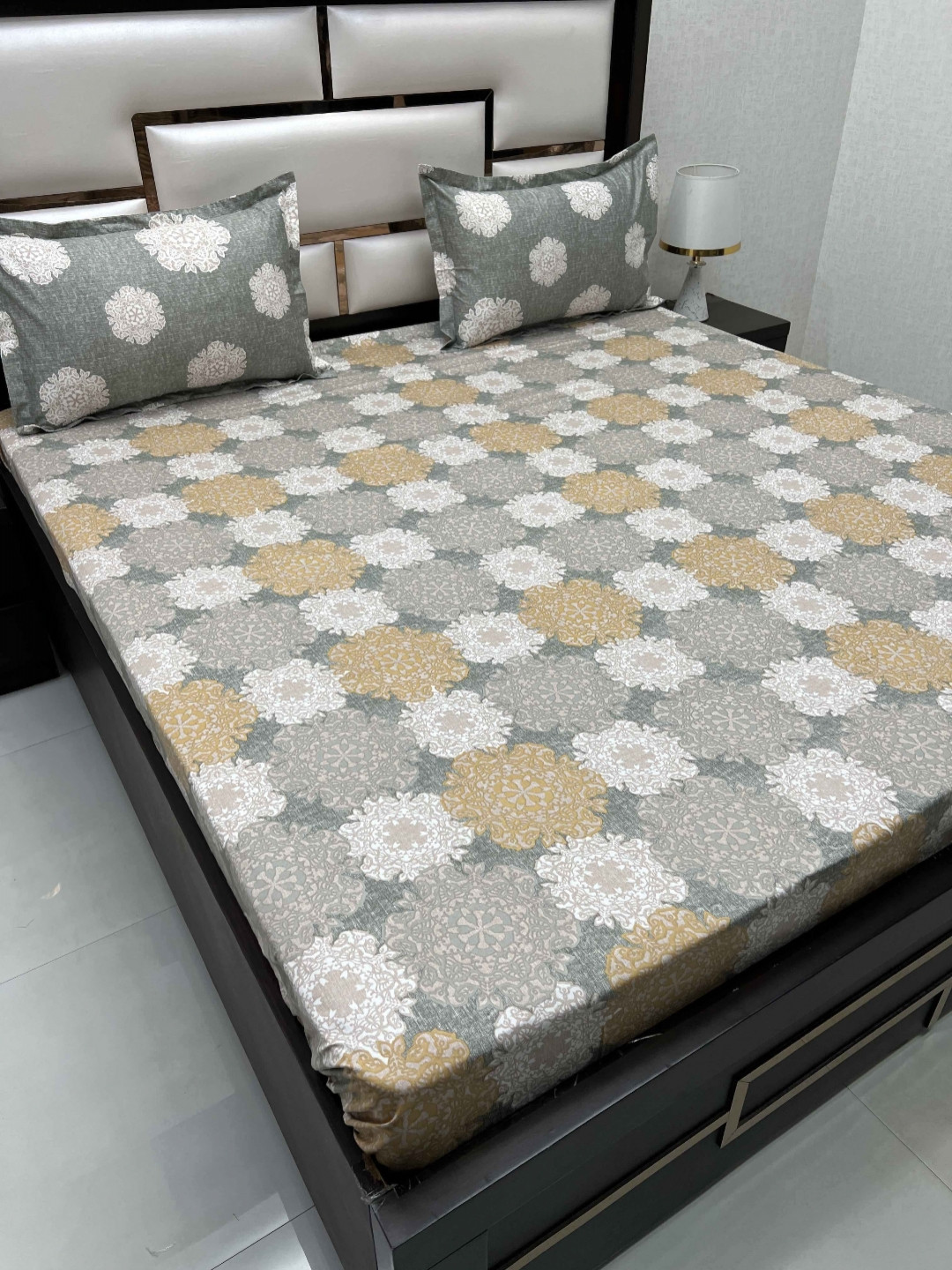 

Pure Decor White & Grey Ethnic Motifs Pure Cotton 400TC King Bedsheet & 2 Pillow Covers