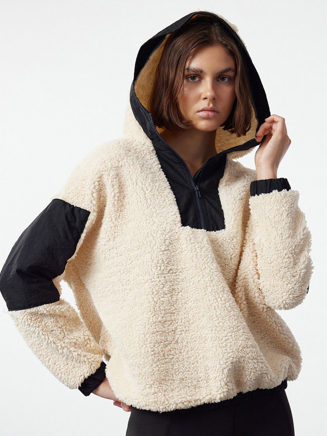 

Trendyol Women Sweatshirt, Na