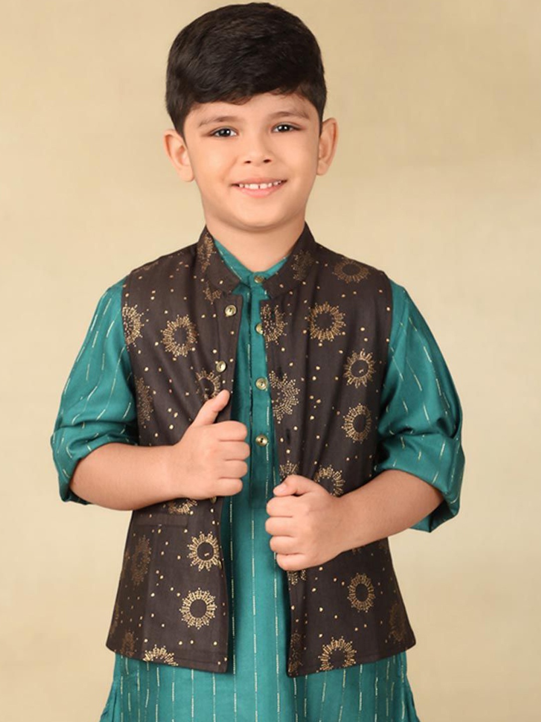 

Fabindia Boys Printed Nehru Jacket, Black