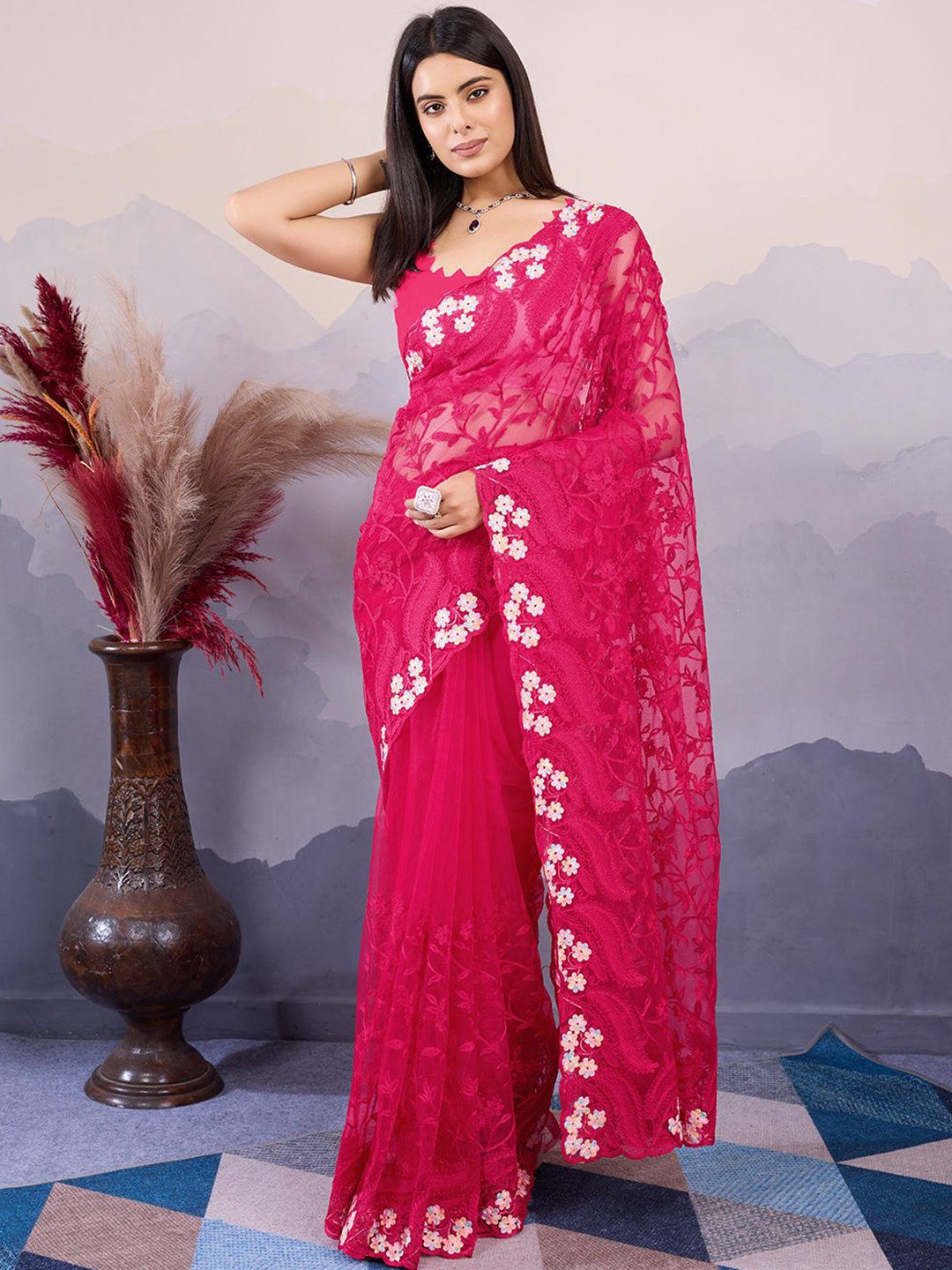 

VAIRAGEE Floral Embroidered Net Saree, Pink