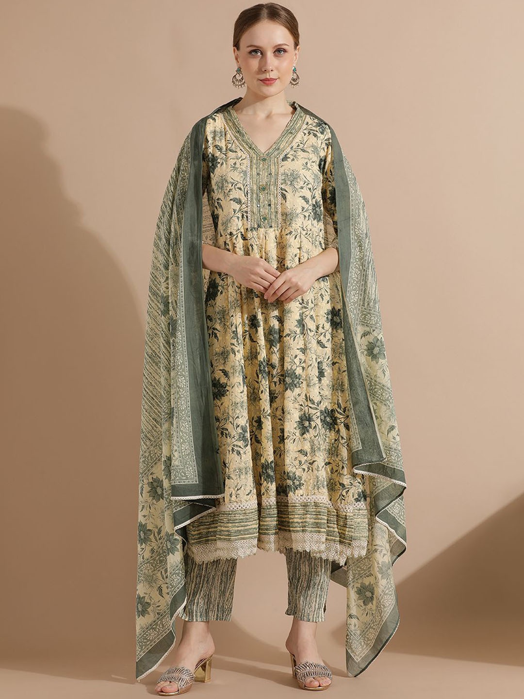 

STYLEBAAZI Women Floral Embroidered Gotta Patti Pure Cotton Kurta with Trousers & Dupatta, Olive