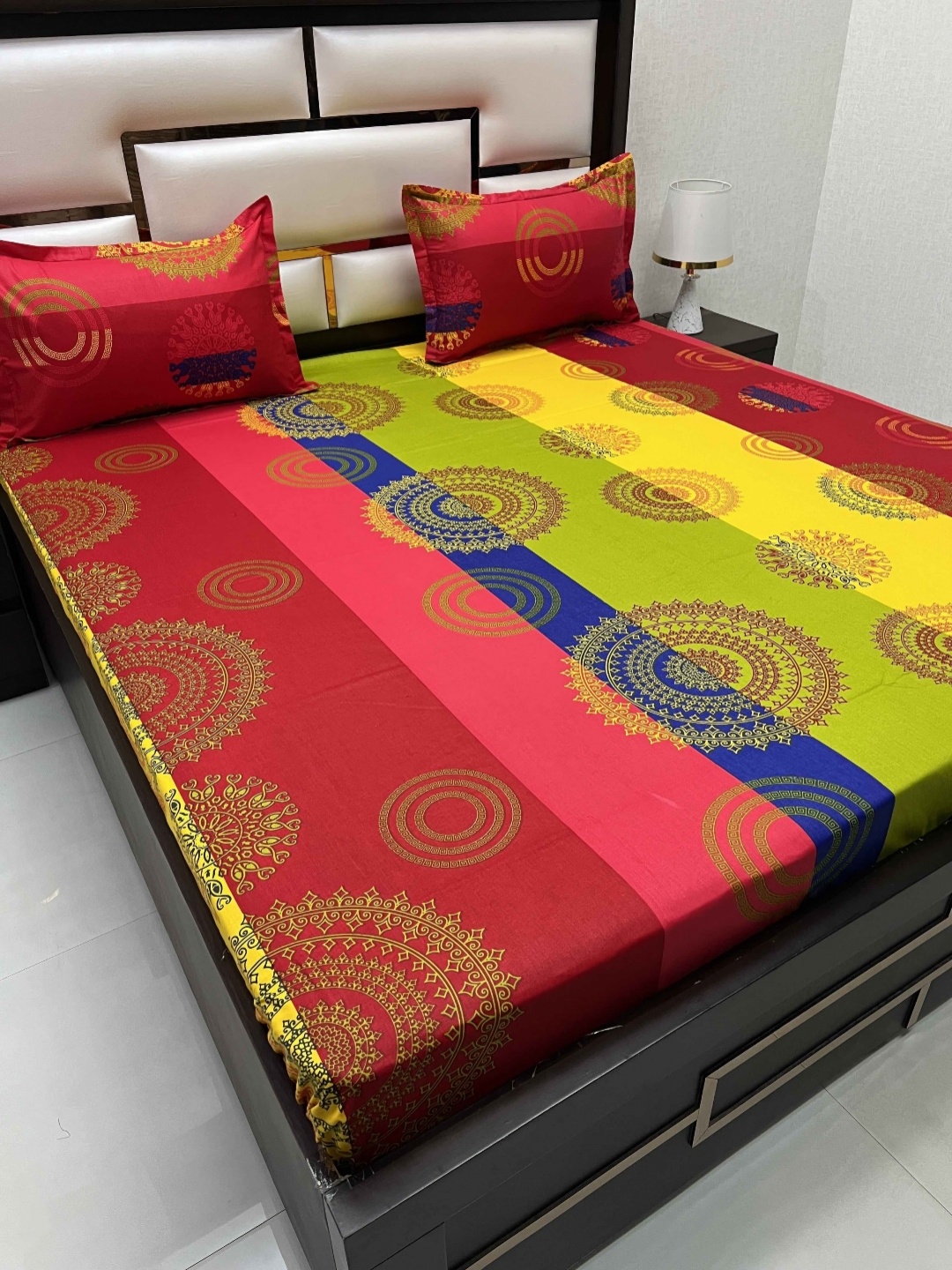 

Pure Decor Red Pinted 300 TC Pure Cotton Double Queen Bedsheet & 2 Pillow Covers