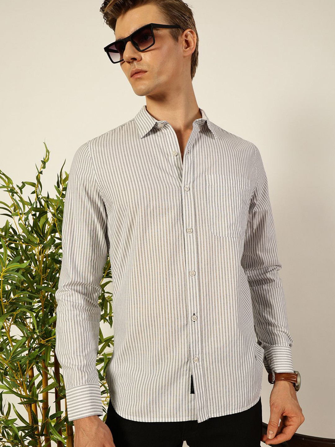 

Thomas Scott Men Smart Spread Collar Vertical Striped Cotton Slim Fit Casual Shirt, White