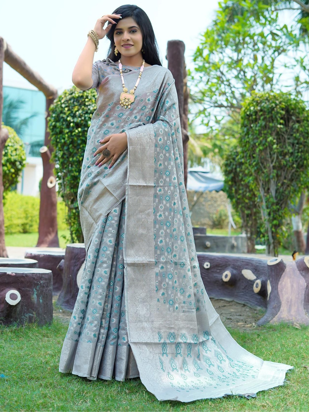 

Areca Designer Ethnic Motifs Zari Linen Blend Banarasi Saree, Grey