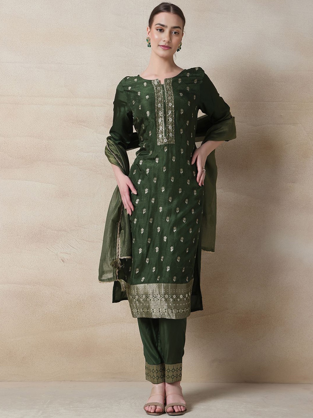 

Rang by Indya Embroidered Straight Kurta with Trousers & With Dupatta, Green