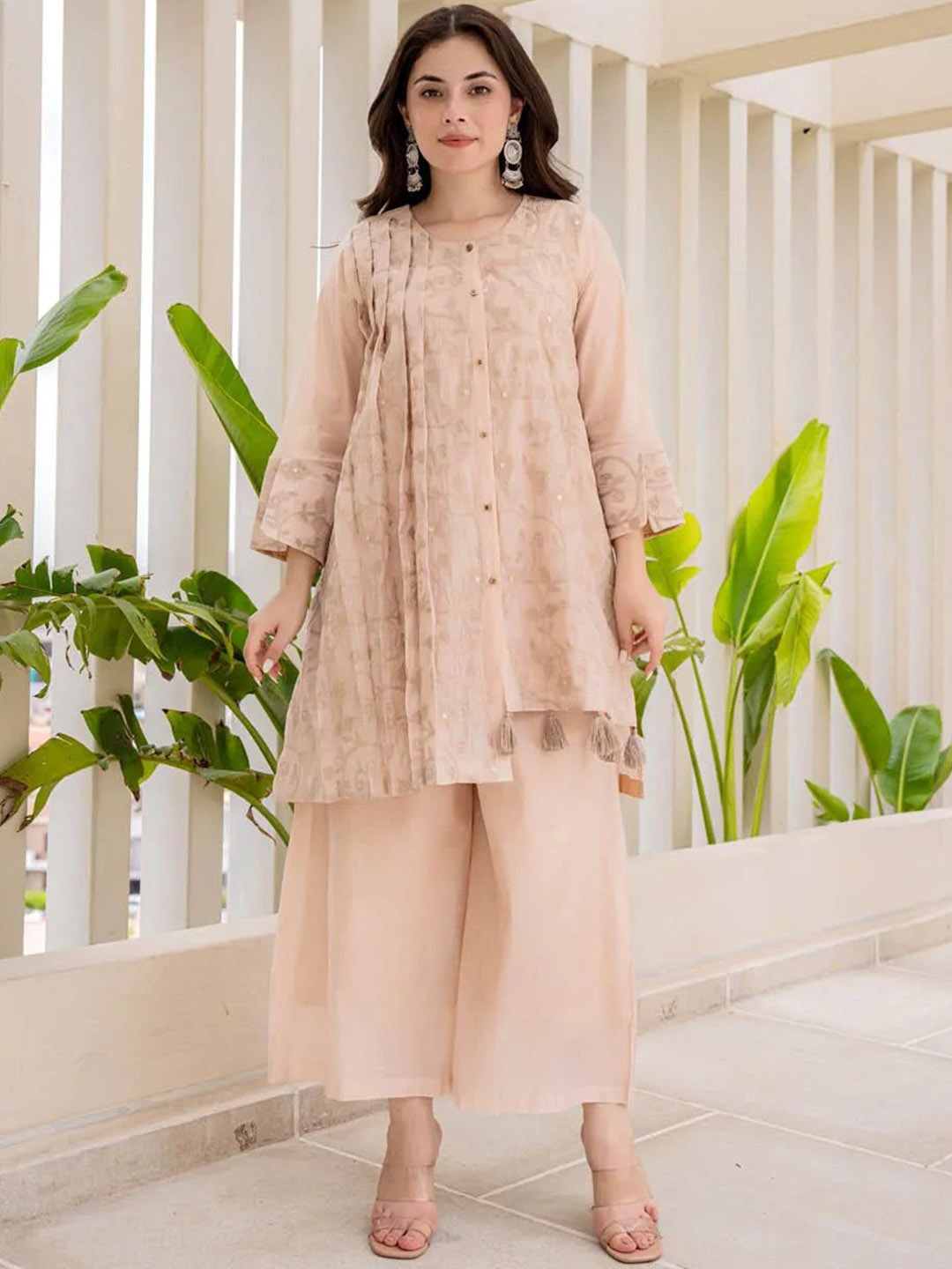 

FASHION DWAR Flral Embroidered Pure Cotton Kurta with Palazzos, Peach