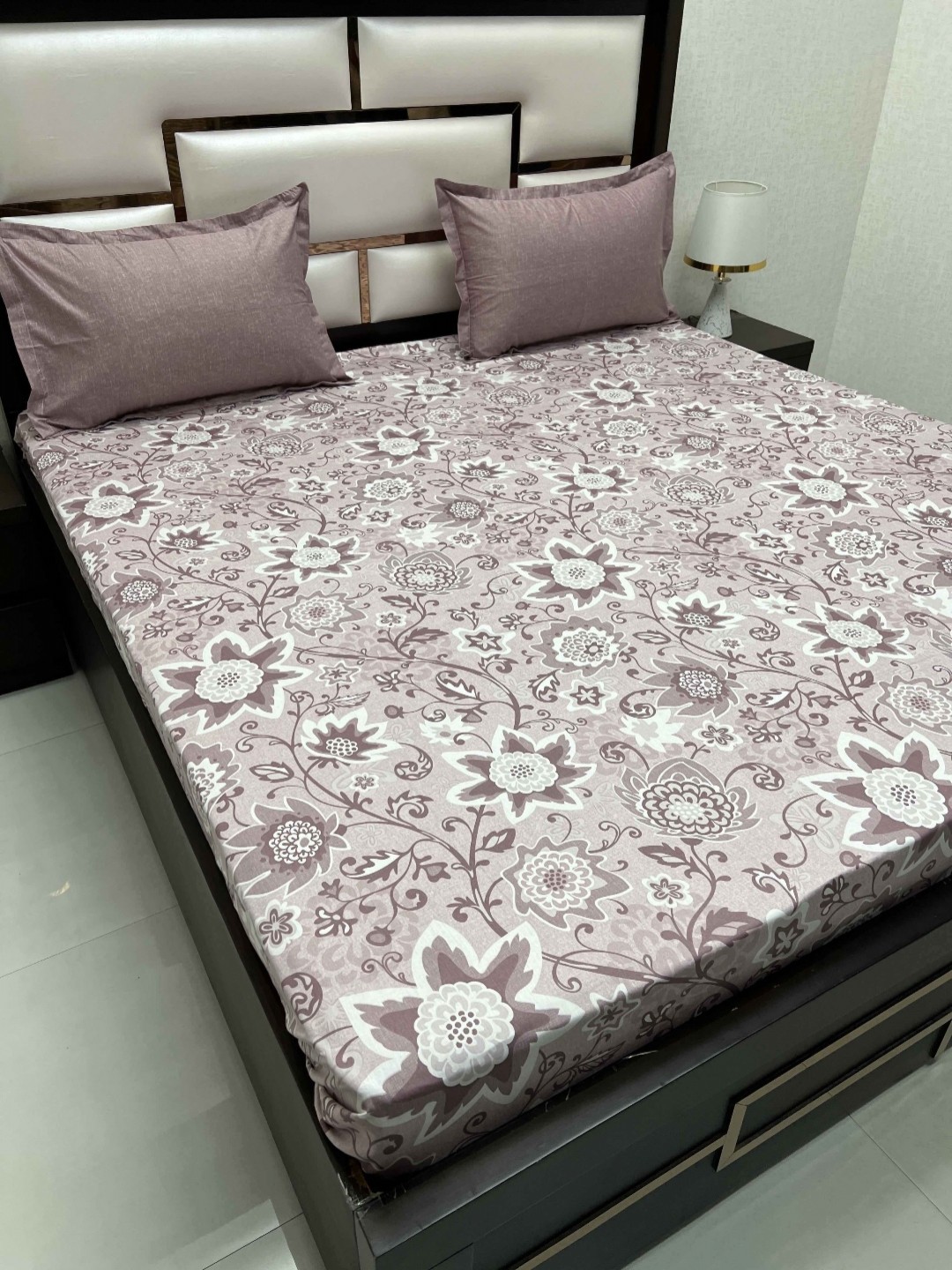 

Pure Decor Lifestyle Purple & White Floral Pure Cotton King Bedsheet With 2 Pillow Covers