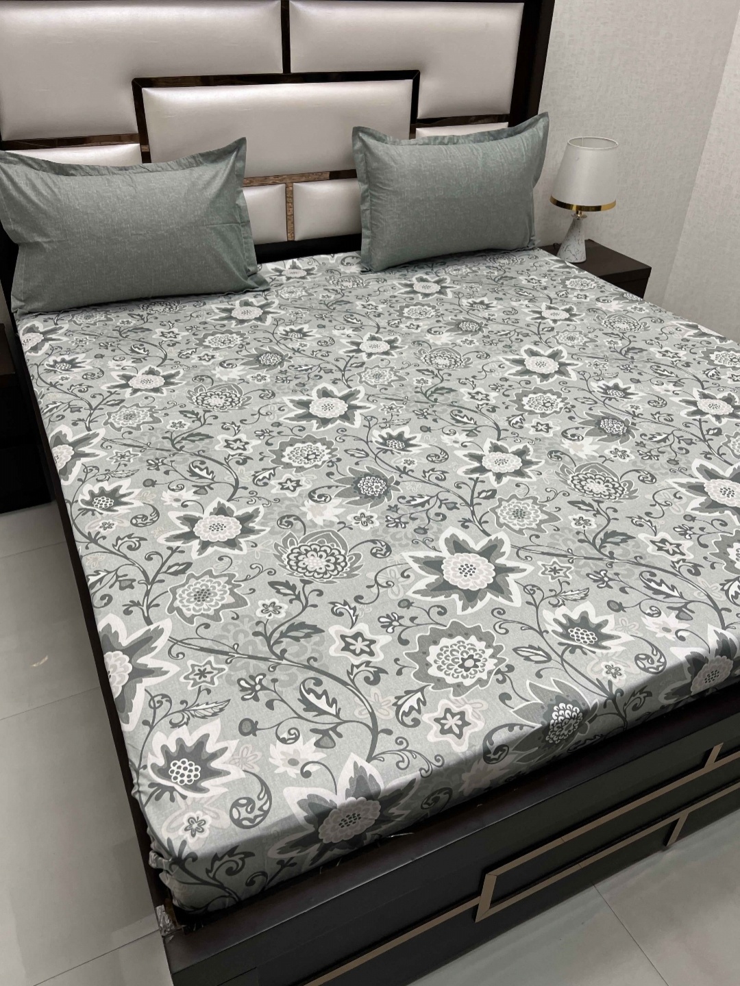 

Pure Decor Lifestyle Green Printed Cotton 230 TC King Bedsheet With 2 Pillow Covers