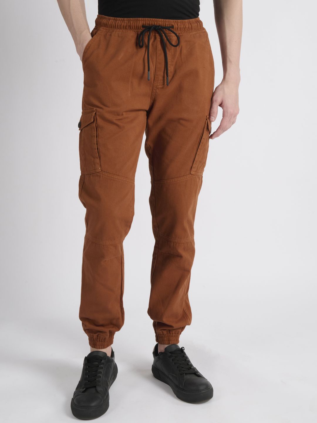 

The Roadster Lifestyle Co Men Solid Mid-Rise Pure Cotton Cargo, Brown