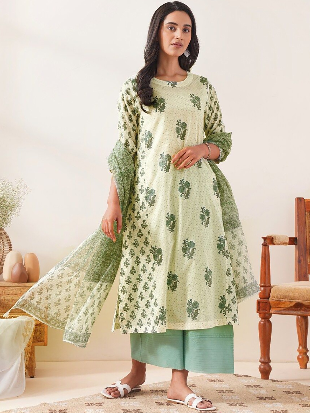 

JAYPORE Floral Printed Pure Cotton Straight Kurta, White