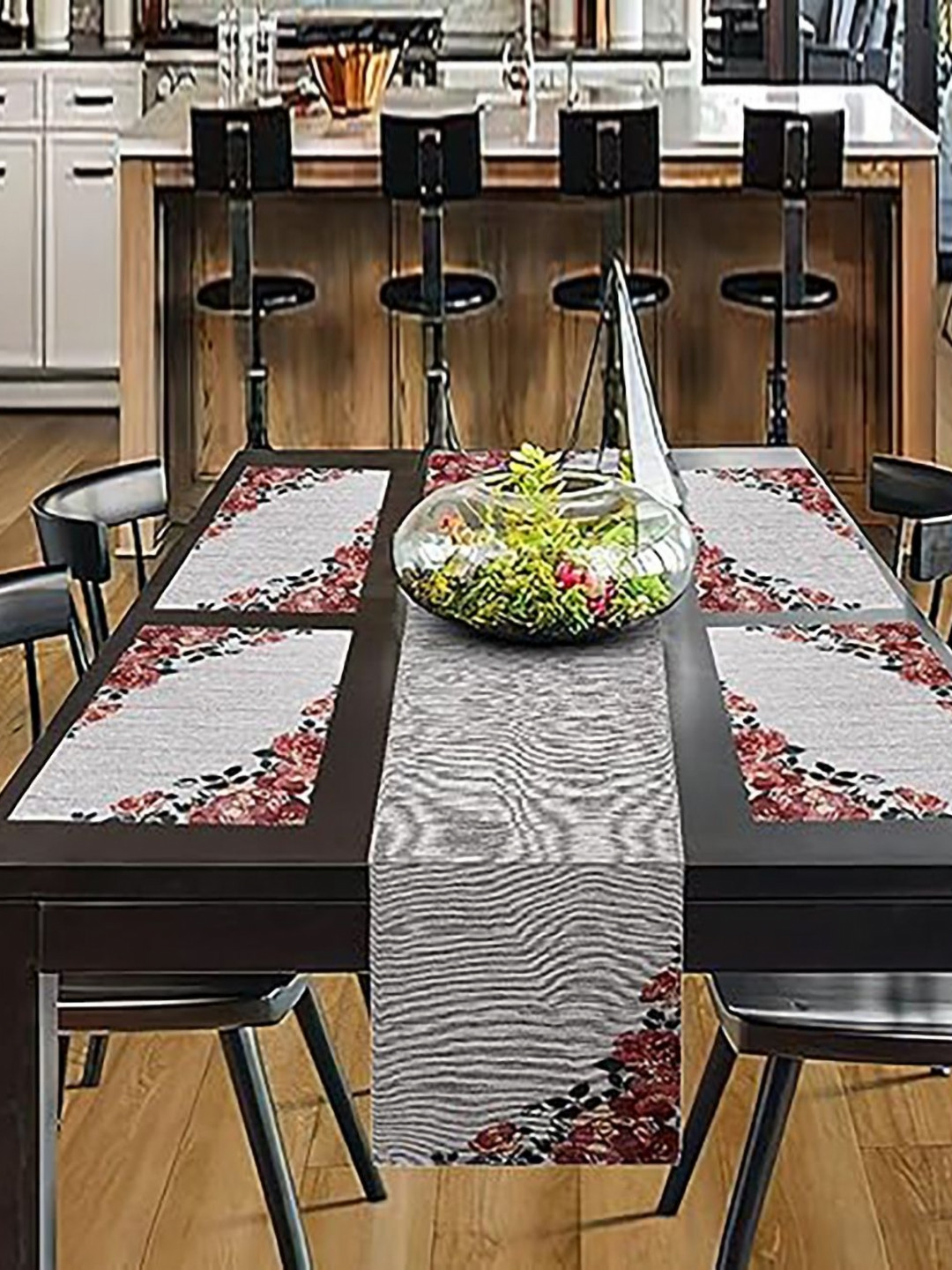 

Floral Bunch Table Placement, Grey