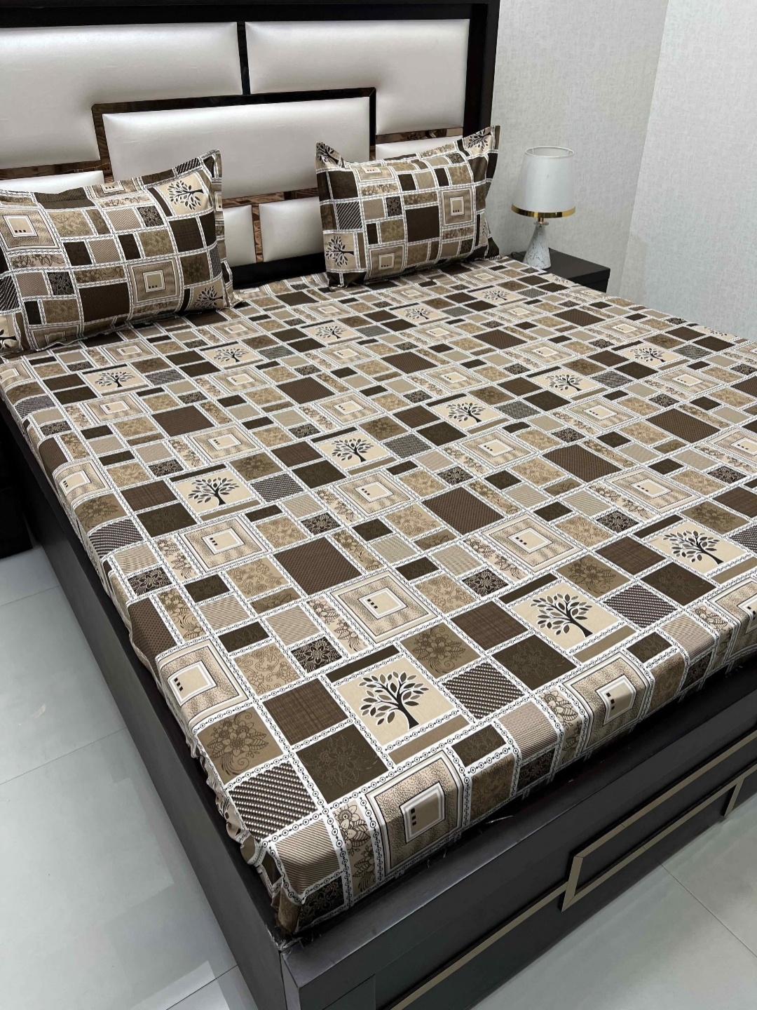 

Pure Decor Velar Sib Brown Ethnic Motifs 400 TC Pure Cotton King Bedsheet & Pillow Covers