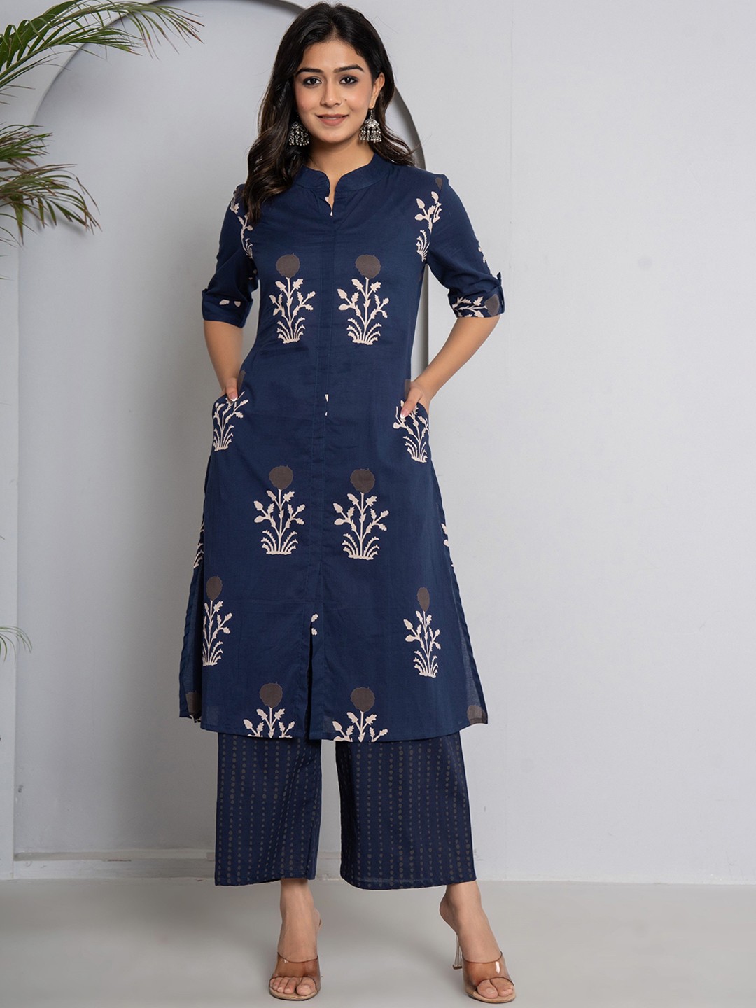 

JAIPURI BUNAAI Floral Printed Mandarin Collar Pure Cotton A-Line Kurta & Palazzo, Navy blue