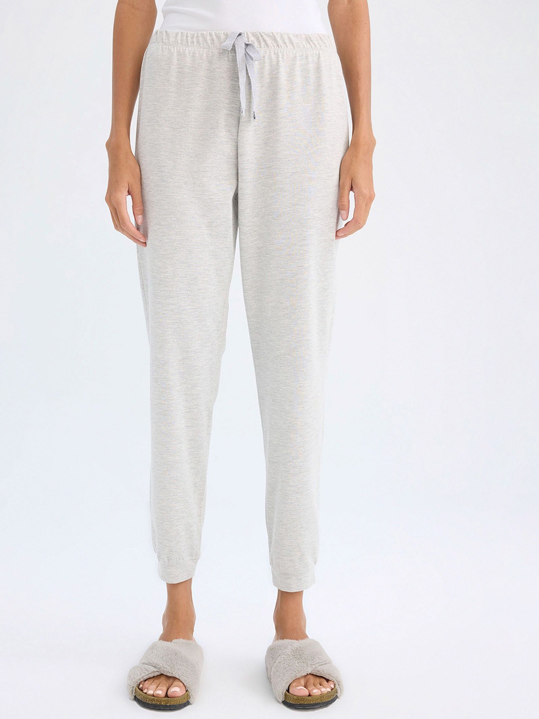 

DeFacto Women Solid Joggers, White