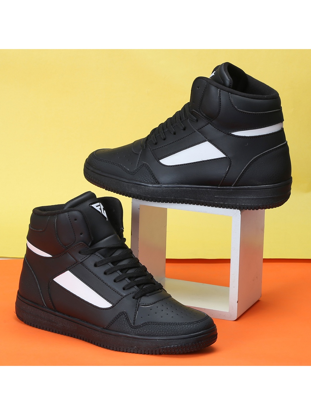 

Field Care Men Colourblocked Lace-Up High-Top Sneakers, Black
