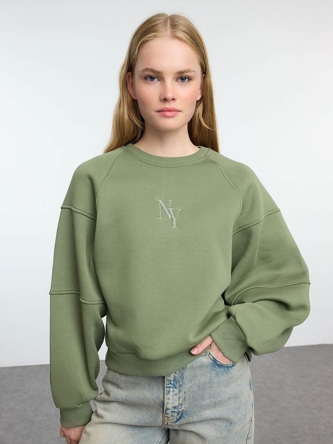 

Trendyol Women Sweatshirt, Na
