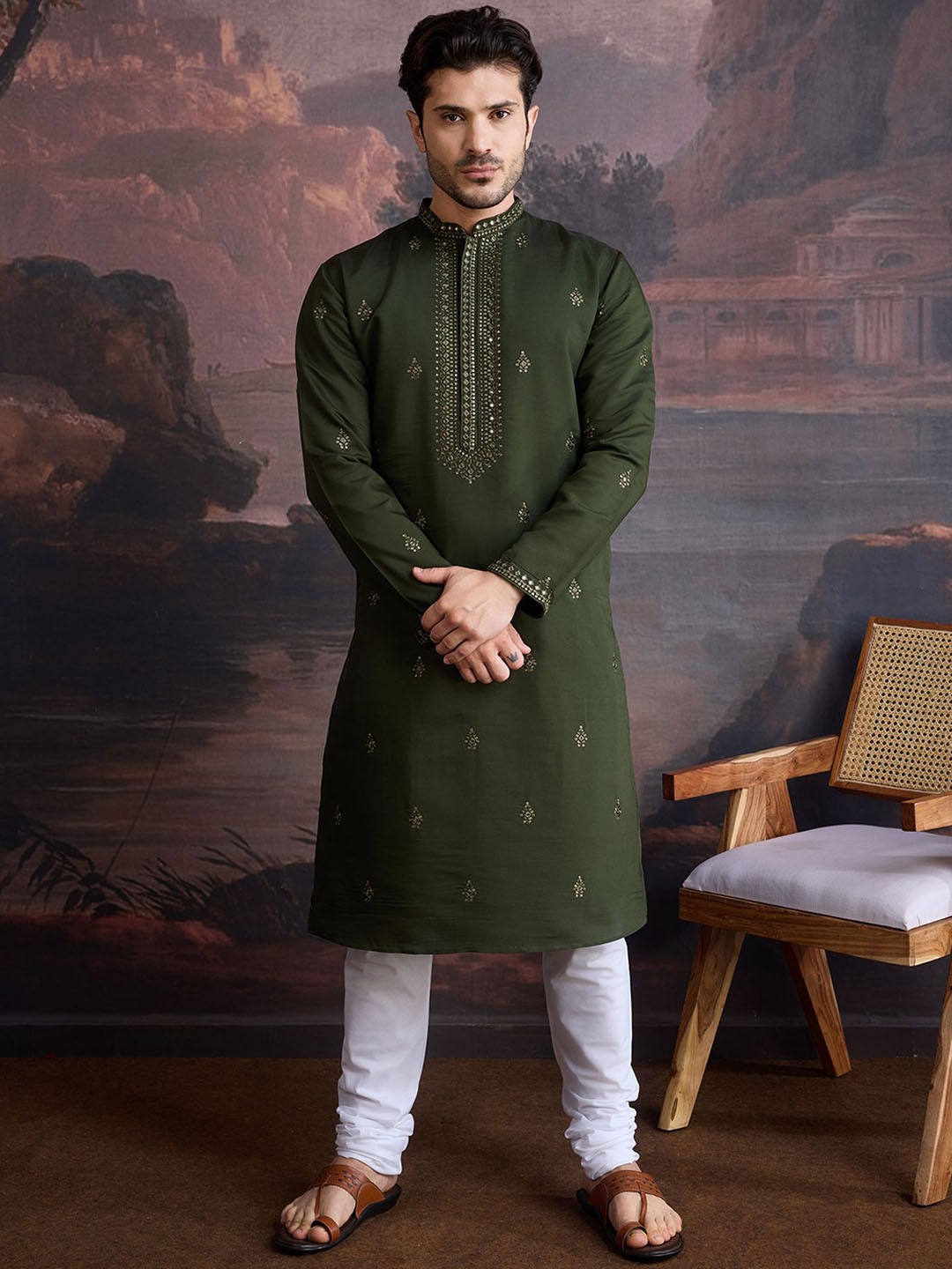 

House of Pataudi Ethnic Motifs Woven Design Mandarin Collar Sequinned Straight Kurta, Green