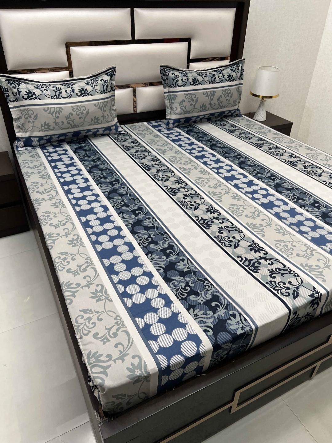 

Pure Decor Passion Fur Blue Floral Printed Cotton 200 TC Queen Bedsheet & 2 Pillow Covers