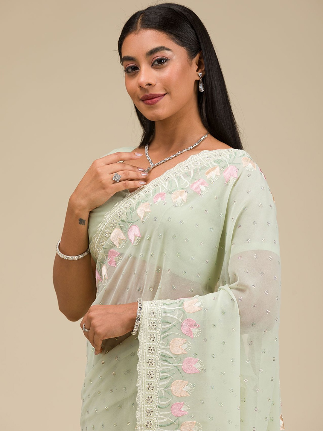 

Koskii Floral Embroidered Sequinned Pure Georgette Saree, Green