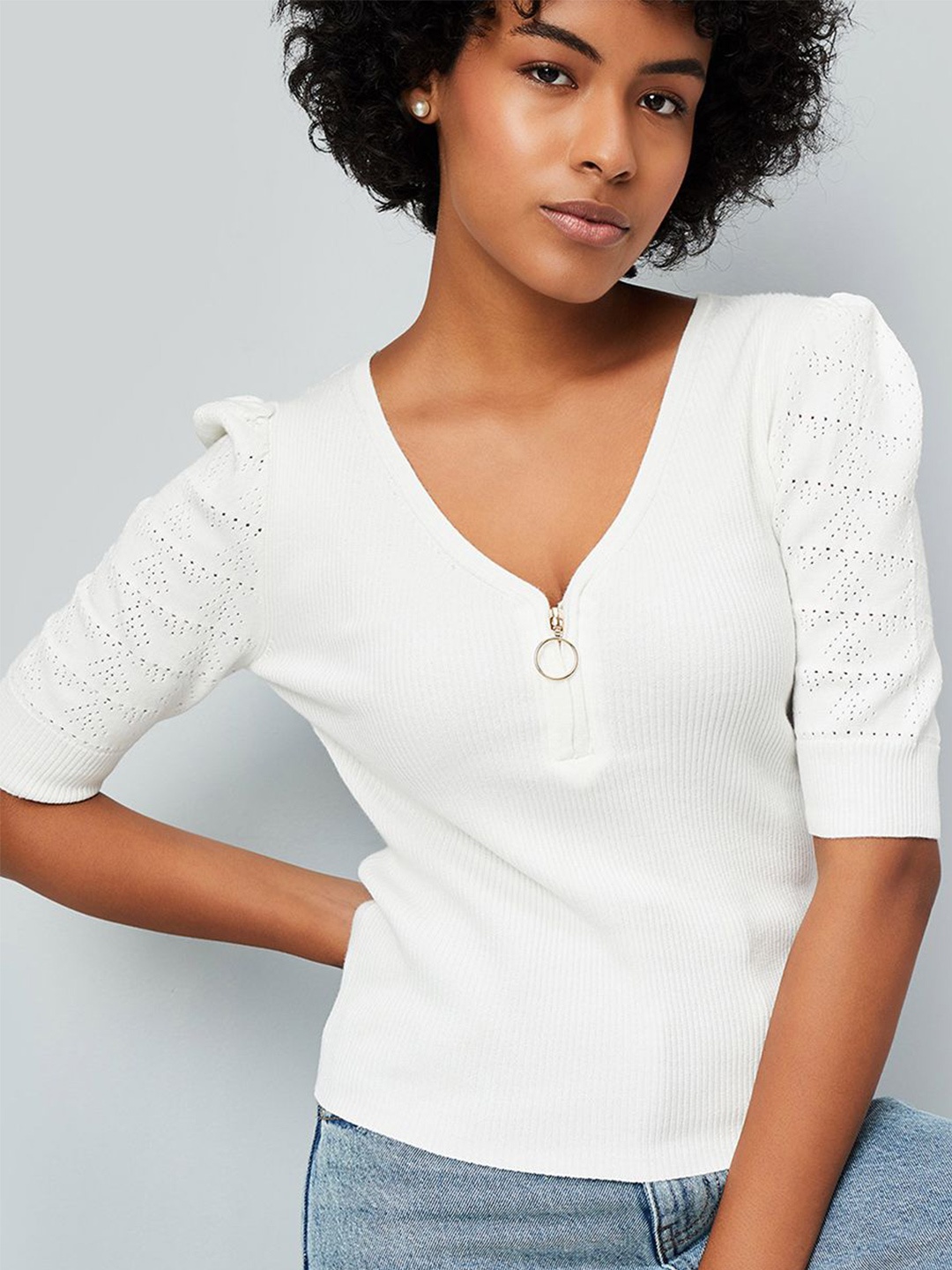 

max Women Solid V-Neck Top, Off white