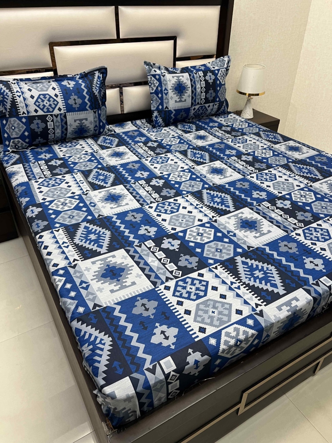 

Pure Decor Velar Sib Blue Printed Pure Cotton 220 TC King Bedsheet With 2 Pillow Covers