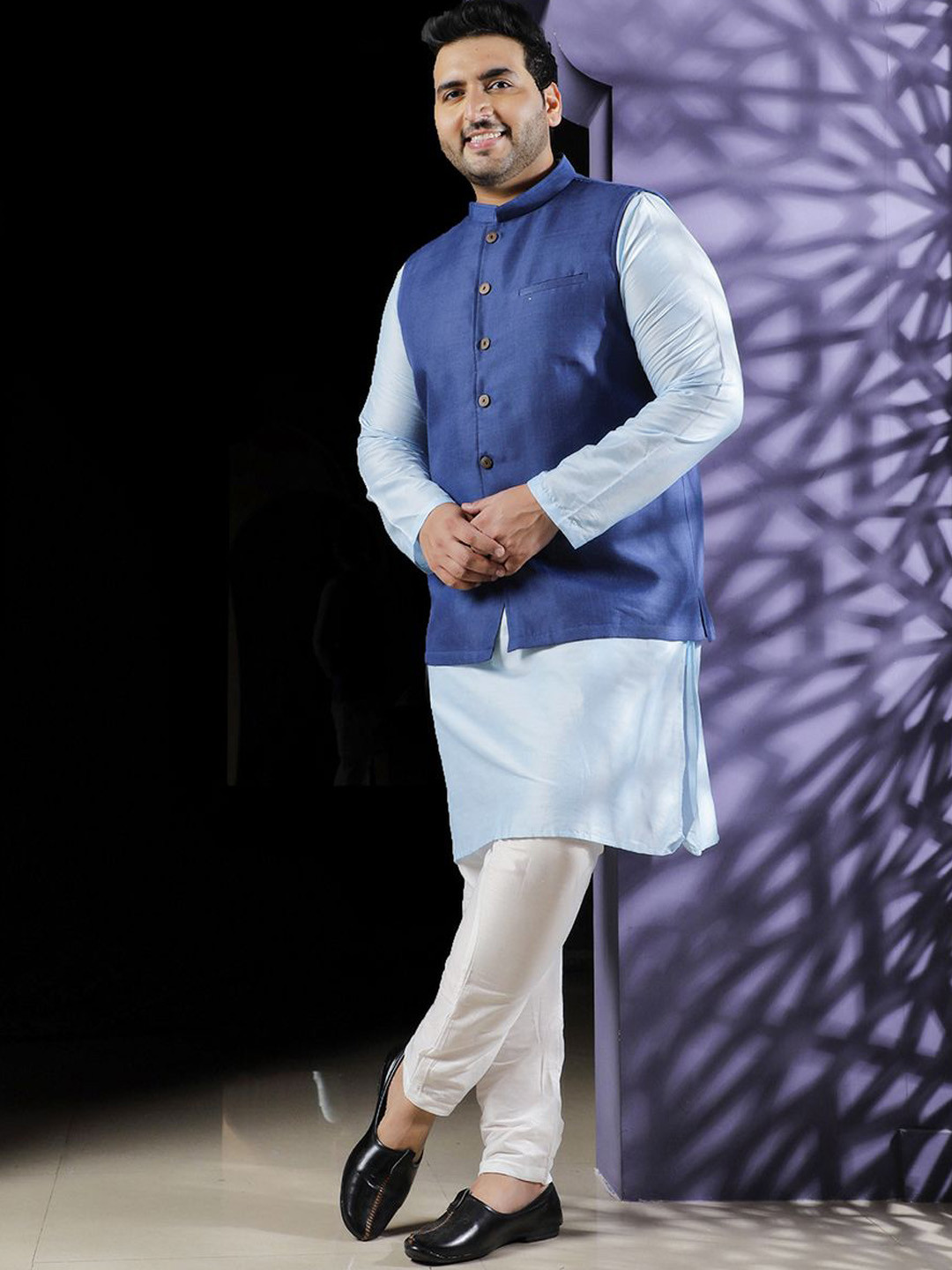 

Sztori Plus Size Mandarin Collar Straight Kurta With Churidar & Nehru jacket, Navy blue