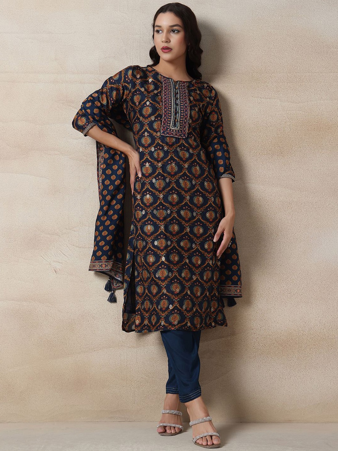 

Rang by Indya Ethnic Motifs Printed Sequined Straight Kurta With Trousers & Dupatta, Blue