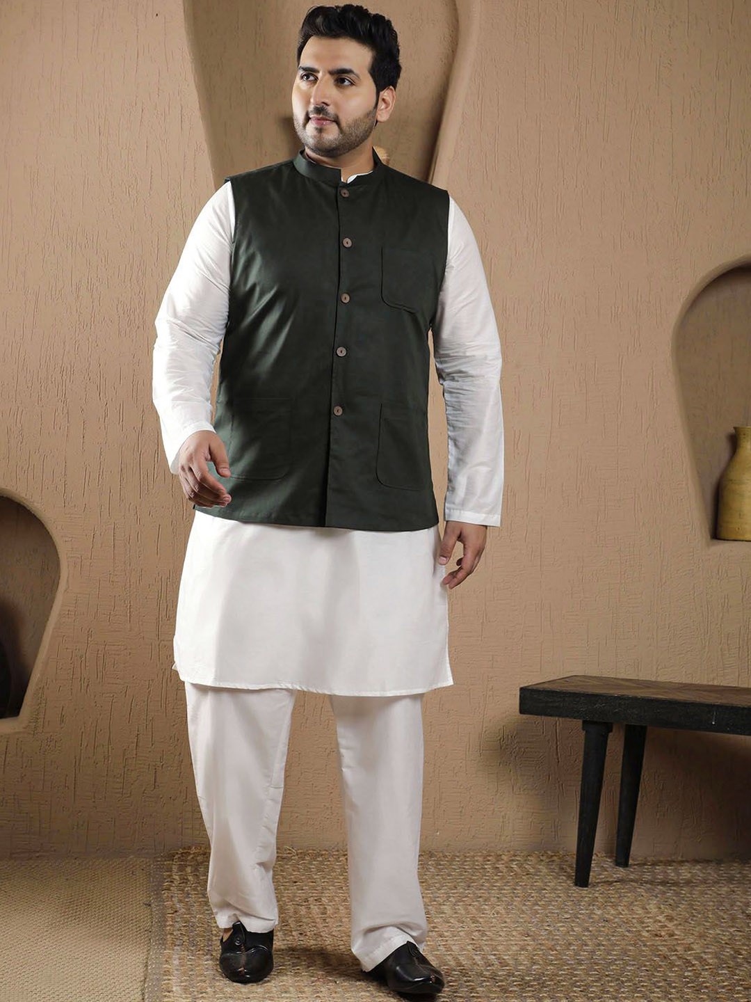 

Sztori Plus Size Mandarin Collar Pure Cotton Straight Kurta with Pyjamas & Nehru Jacket, Green