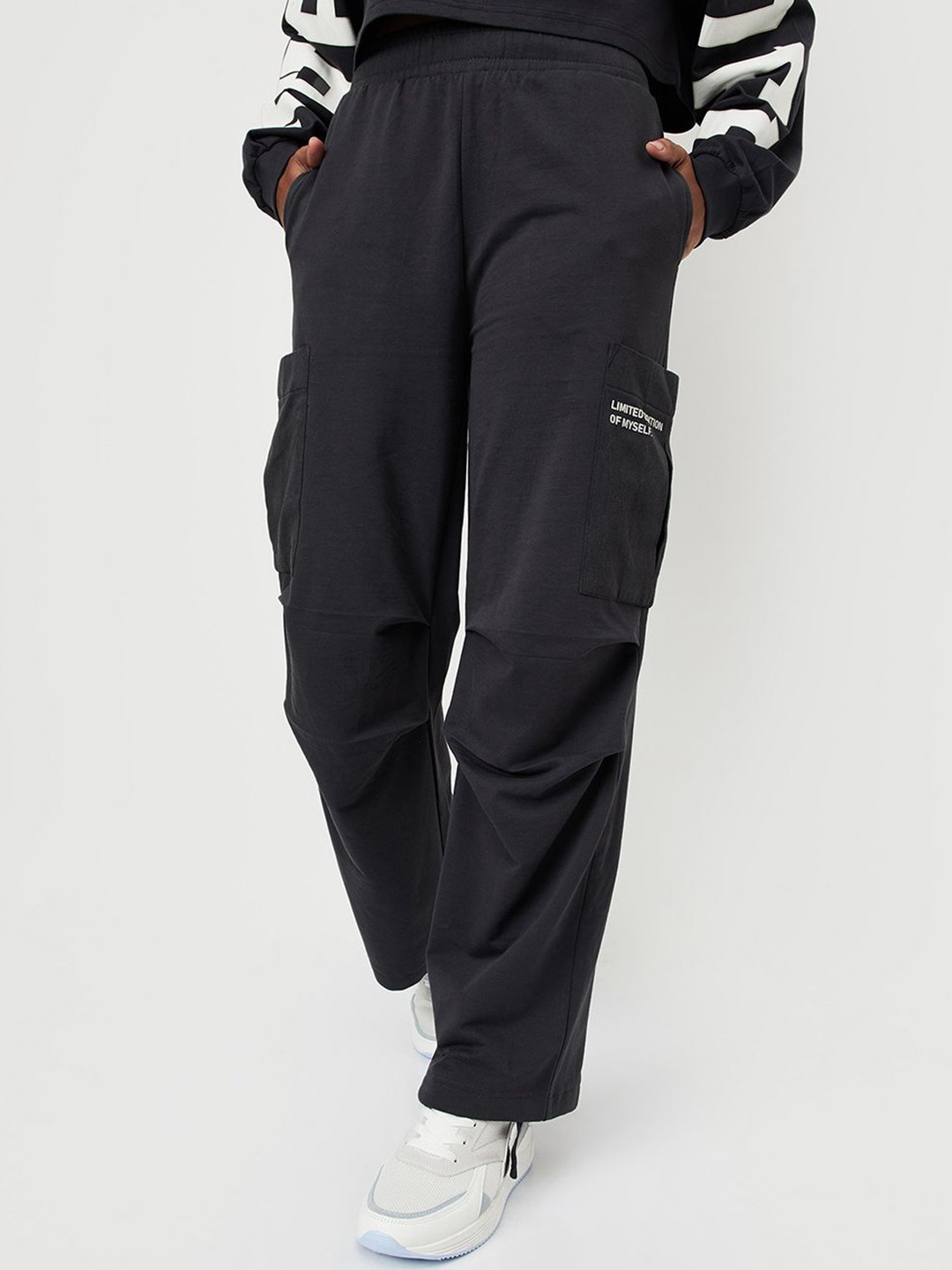 

max Women Joggers Trousers, Black