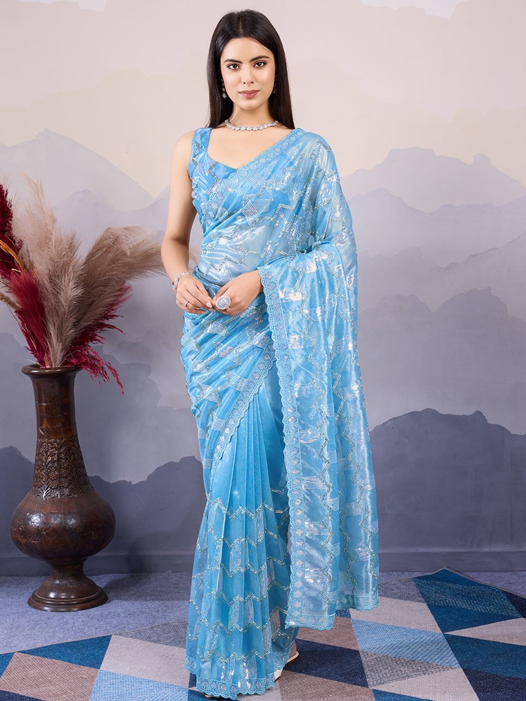 

VAIRAGEE Embellished Sequinned Net Saree, Blue