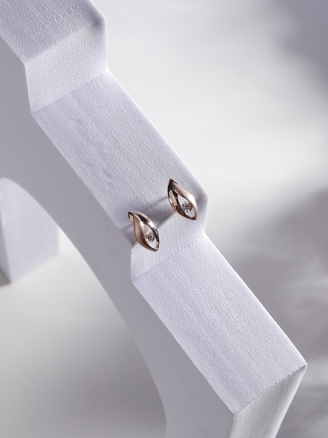 

DIAVO 925 Sterling Silver Rose Gold-Plated Artificial Stones Studded Contemporary Studs