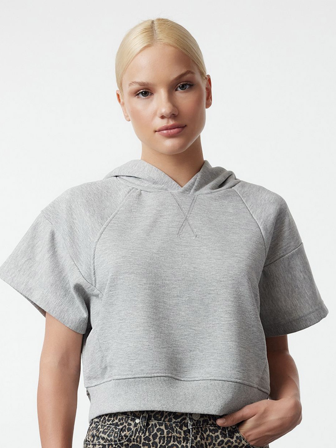 

Trendyol Women Sweatshirt, Na
