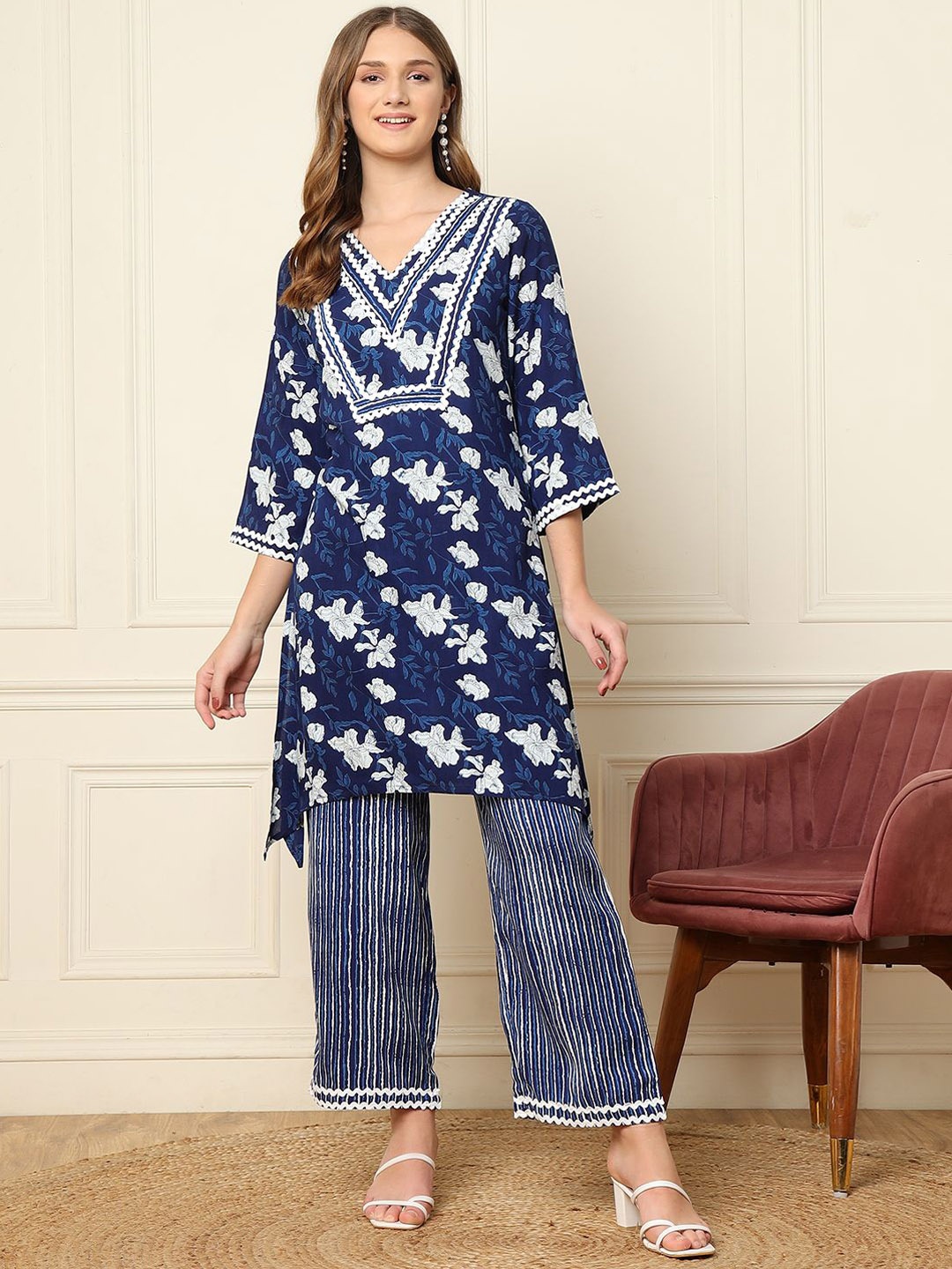 

DEEBACO Floral Printed Tunic With Palazzo, Blue